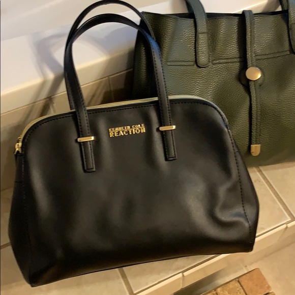 Kenneth Cole Reaction Bag - Picture 2 of 8